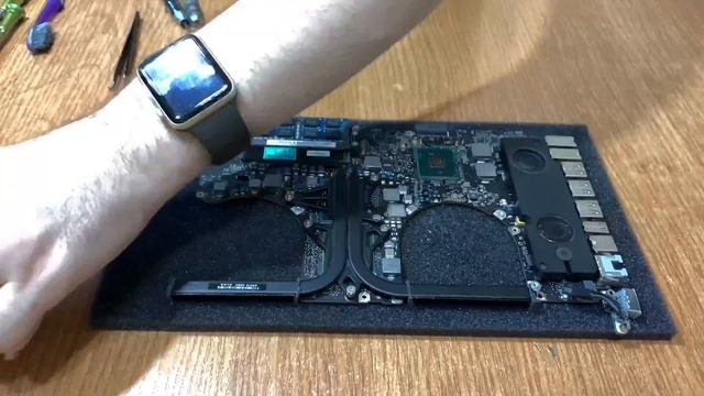 MacBook Pro 17 A1297 Mid 2010 Замена термопасты смотреть онлайн