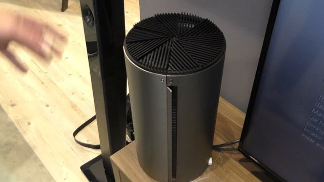 Cryorig Ola är cylinderformat datorchassi med Mac Pro-vibbar смотреть онлайн
