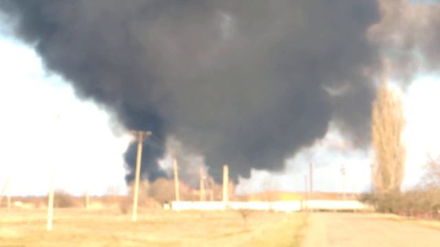 03.02.19 года, на окраине станицы Гиагинской, в очередной раз происходит незаконное сжигание мусора смотреть онлайн