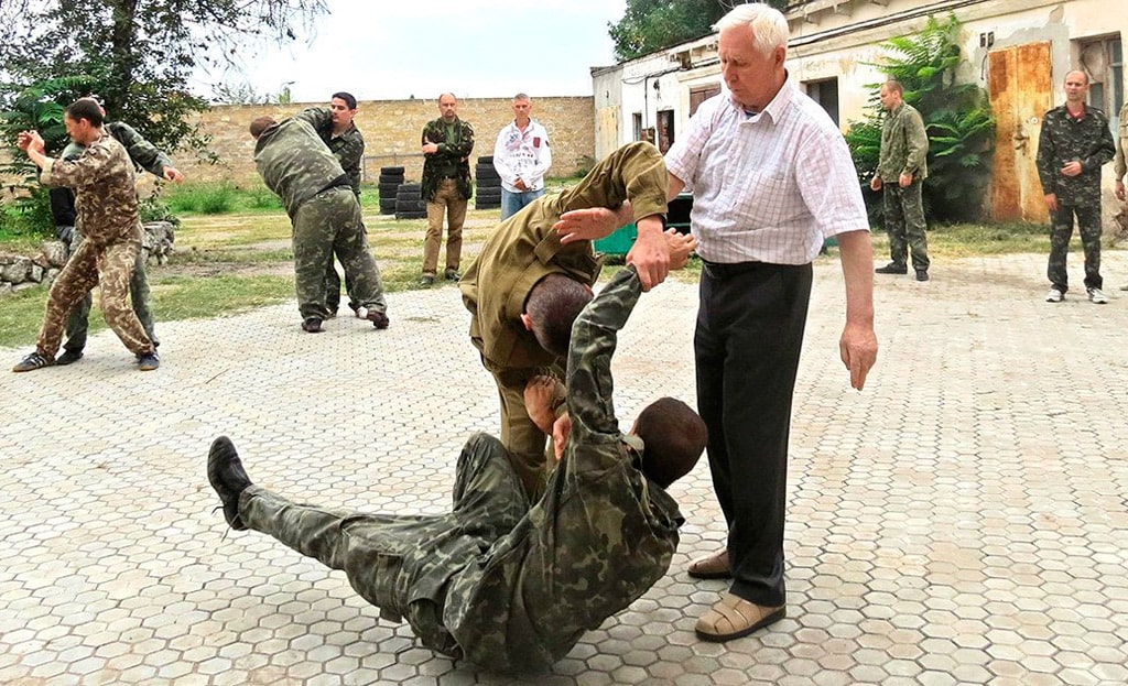 Безконтактный бой СПЕЦНАЗА, жесть!.mp4 смотреть онлайн