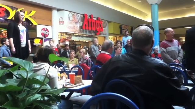 Christmas Food Court Flash Mob, Hallelujah Chorus - Must See! смотреть онлайн
