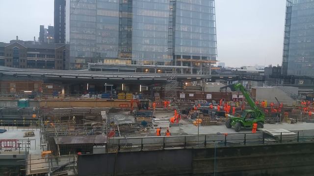 Time-lapse of redevelopment work at London bridge station 16/12/16 (different view) смотреть онлайн