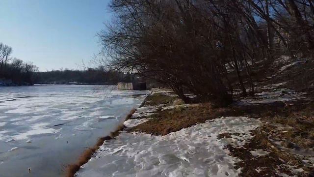 Прогулка по набережной Москвы реки смотреть онлайн