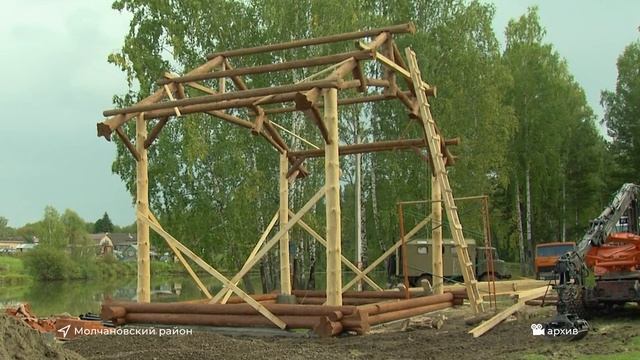 В Кедровом капитально ремонтируют первую школу. смотреть онлайн