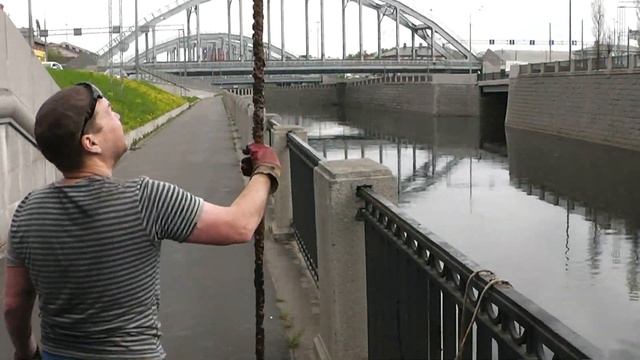 Поисковый магнит в Санкт Петербурге (Каретный мост возле ФСБ) смотреть онлайн