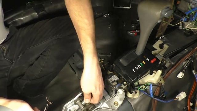 Собираю селектор АКПП на Тойота Виста SV30. Вибро-теплоизоляция пола. [Будни Технаря] смотреть онлайн