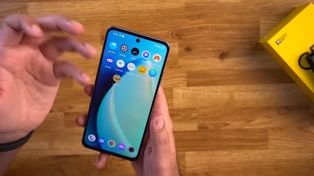 A *Sasta iPhone* from REALME - Mini Capsule⚡️ Realme C55 Unboxing & Review - Best Phone Under ₹1000 смотреть онлайн