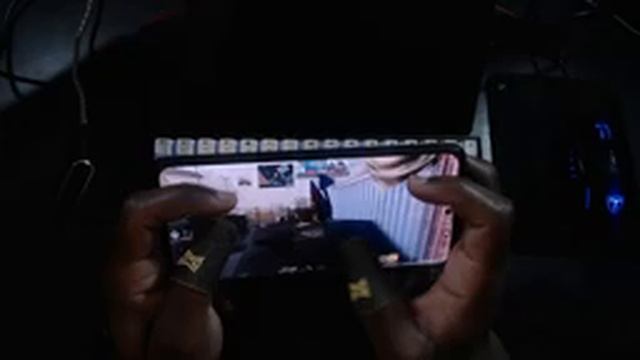 Cod Mobile Handcam Gameplay | 4 Finger Claw Gyroscope | Phone Player | Samsung S21 Ultra смотреть онлайн