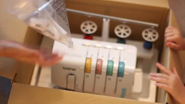 Brother 1034D Serger Unboxing смотреть онлайн