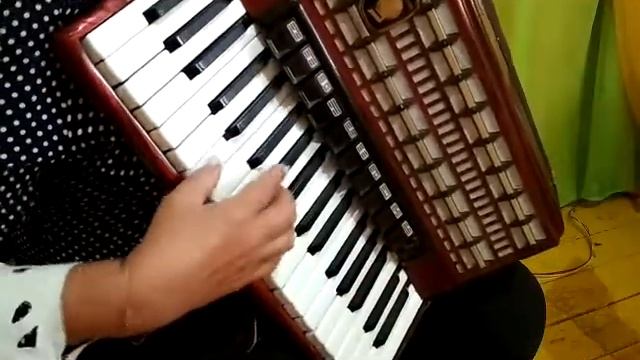 Под небом Парижа, Юбер Жиро, Sous le ciel de Paris, Hubert Giraud смотреть онлайн