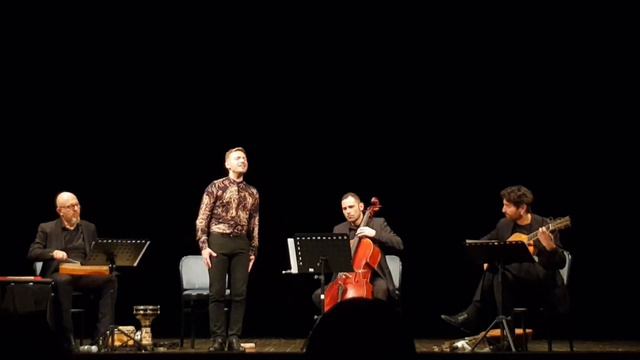 Vincenzo Capezzuto & Soqquadro Italiano - LIVE ‘Vurria Ca Foss’io Ciaola’