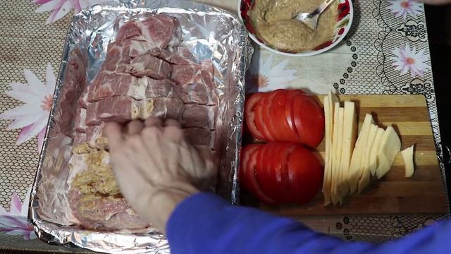 Мясо в духовке. Сочная свиная шея в духовке на праздничный стол. смотреть онлайн