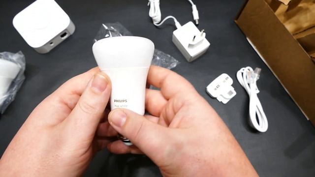 Philips Hue White and Color Ambiance E27 LED Starter Set смотреть онлайн