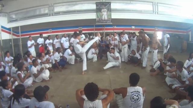 (2018.12.15) RODA ACADEMIA RAÇA - MURITIBA/BA смотреть онлайн