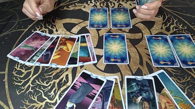 Смотрим мужчину, ??жив, ?здоров?? Расклад Таро смотреть онлайн