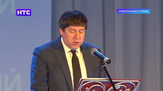 Глава города провел новогодний приём, где подвел итоги работы и наградил лучших смотреть онлайн