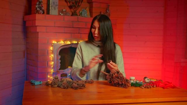 ЁЛОЧКА из ШИШЕК своими руками. Украшаем дом к Новому году. смотреть онлайн