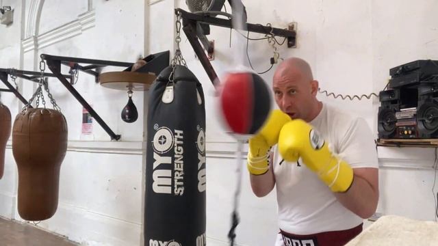 Heavy Hitters H6 LACE BOXING GLOVES - IMPROVED! смотреть онлайн