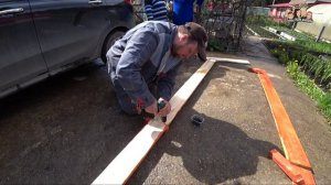 Как сделать парник из дуг//Простой парник под огурцы своими руками//Сборка парника//Бюджетный парни