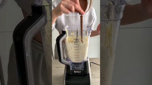 Kinder Bueno Milkshake! 3-ingredients смотреть онлайн