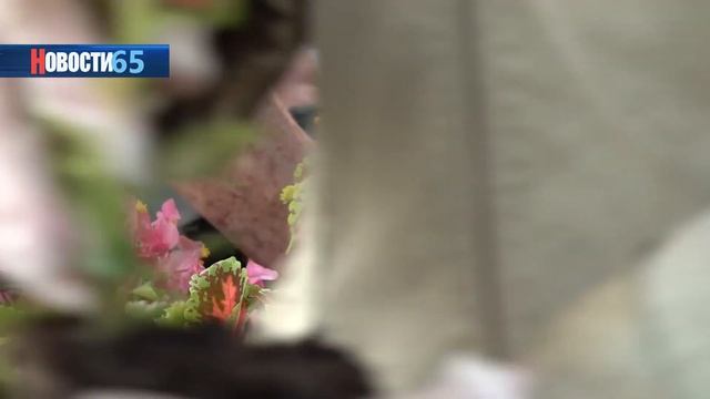 Бегонии и колеусы. 1000 однолетних цветов высадили активисты ТОСа в Южно-Сахалинске смотреть онлайн