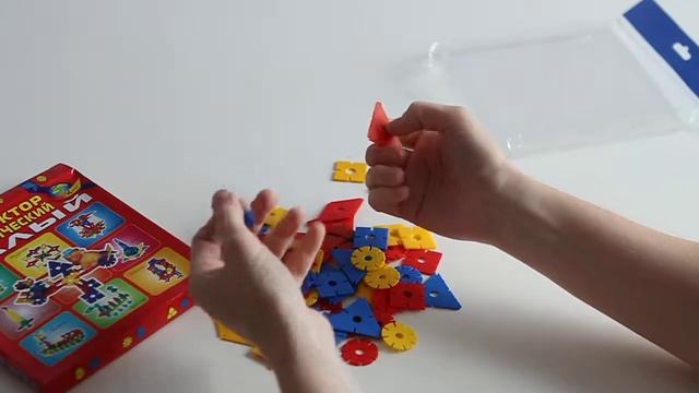 Малый Геометрический конструктор от компании Корвет, развивающая игра для детей смотреть онлайн