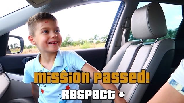 Quest Racing Toy car vs Real car - Ride on Toy car | Ребенок участвует в гонках смотреть онлайн
