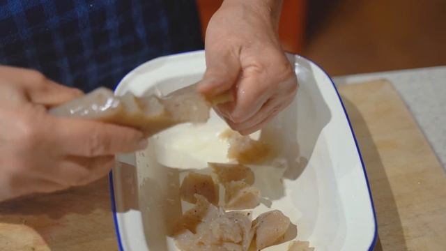 落葉と雨の音、静かに終わる北海道の秋｜庭の冬囲いと具沢山の豚汁