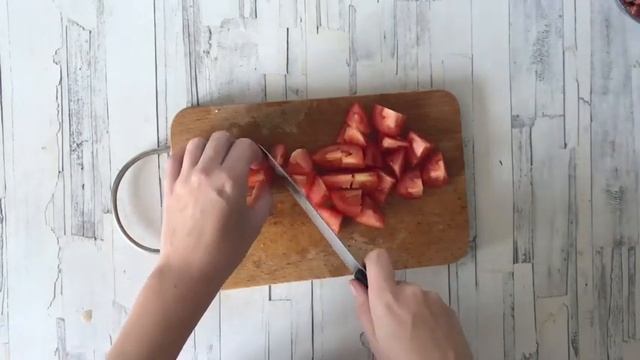 КАК ПРИГОТОВИТЬ САЛАТ С КОПЧЕНОЙ ГРУДКОЙ, ФАСОЛЬЮ И СУХАРИКАМИ? Простой, вкусный, быстрый! смотреть онлайн