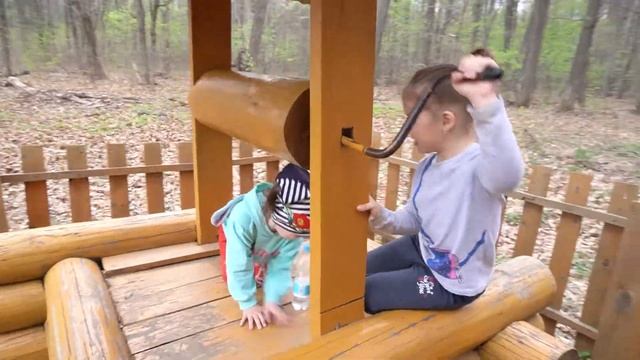 VLOG Азалии / Нашли ЗАБРОШЕННЫЙ ДОМ во время прогулки? / Началась СТРОЙКА СКЕЙТ ПАРКА В НИЖНЕКАМСКЕ смотреть онлайн