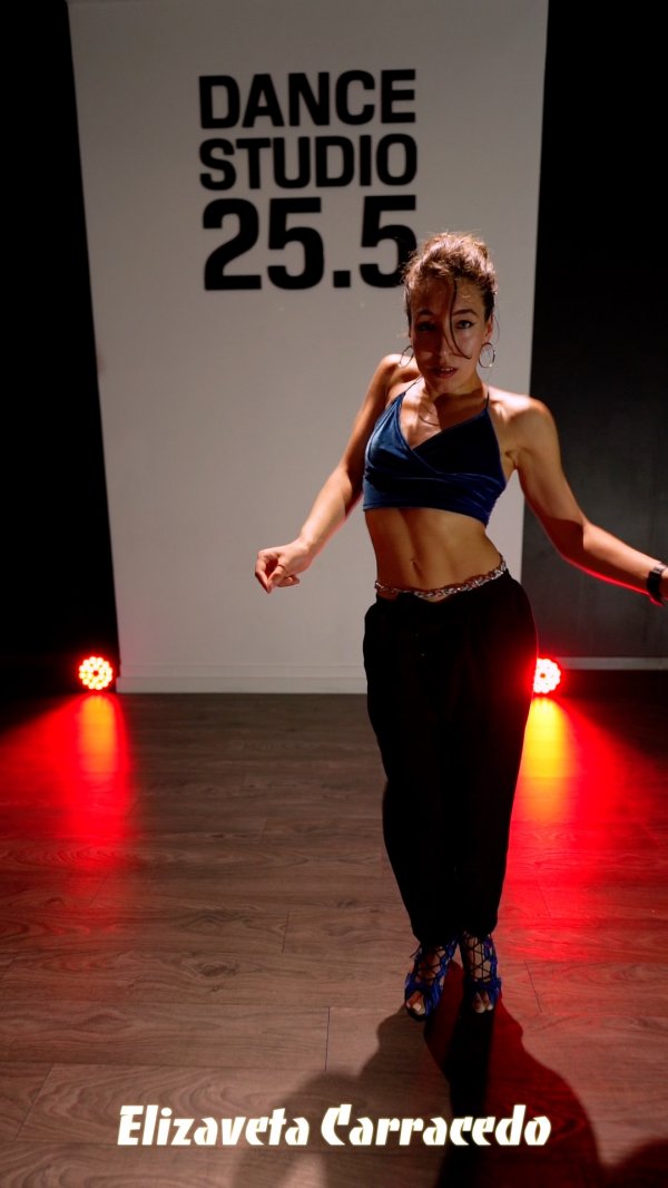 Salsa solo by Elizaveta Carracedo || Dance Studio 25.5