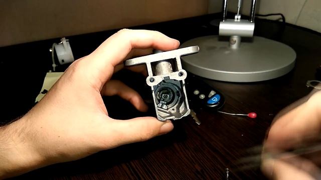 Разборка замка зажигания от скутера\ сломался ключ в замке зажигания скутера смотреть онлайн