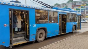 Проезд троллейбуса БТЗ-52761Р 1299 КВР МУП «СТУ», г. Стерлитамак, 17 маршрут, 28 октября 2022, брен