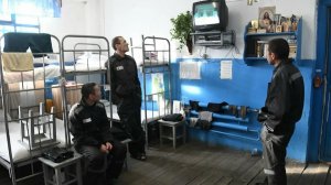 Как зеки сидят в камере в сизо или зоне! Разновидность камер и быт осужденных