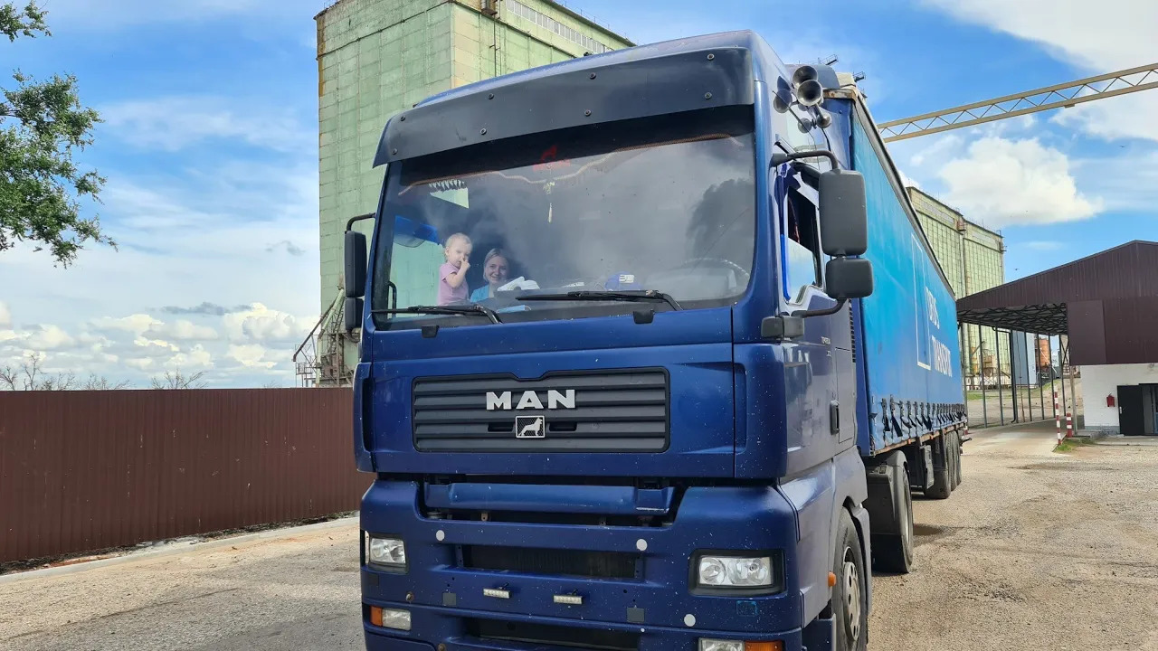 Табор уходит в лето!) Детская трудовая бригада) смотреть онлайн