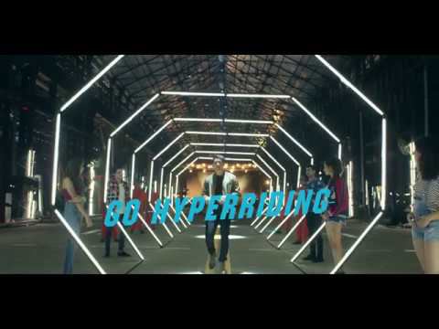 Bajaj Dominar 400 ПРОТИВ Социальных медиа - Эпизод третий (Hyper control Vs Hyper selfie) смотреть онлайн