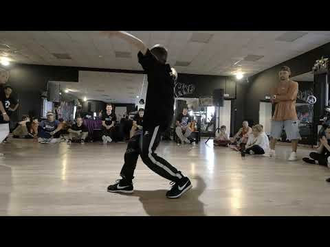 Брейкданс батл ↔ Дети 10-13 лет ↔ Sonic vs Walkman ↔ 1'4 ↔ WHO IS WIN #whoiswin #bmvideo смотреть онлайн