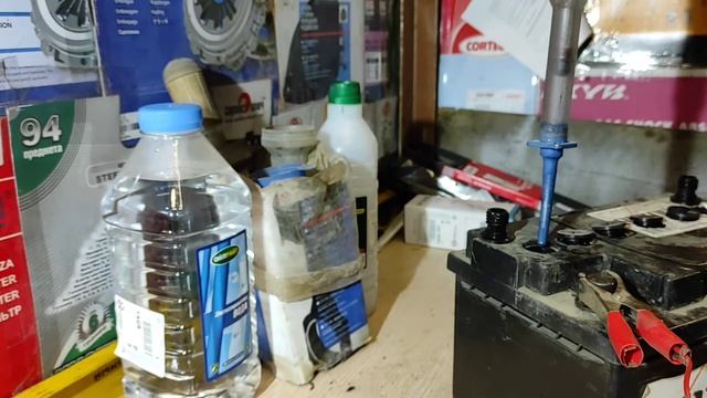 АКБ Razor в минус 30 разрядился. учимся правильно обслуживать АКБ. электролит 1.34. ЗУ Орион 18А смотреть онлайн