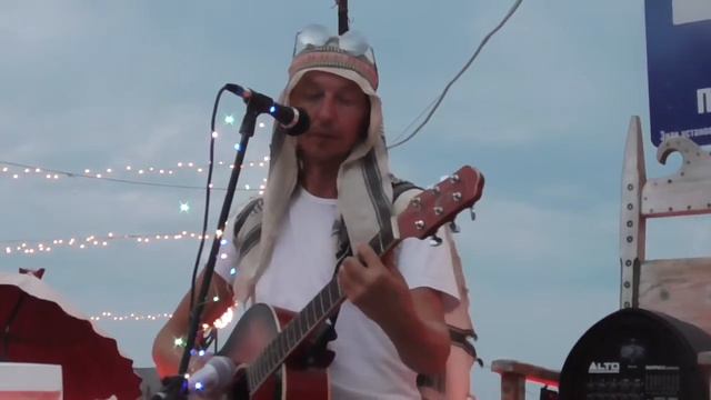 уличные музыканты Коктебель/ Митяй (Феодосия) Бар У Рама /3 смотреть онлайн