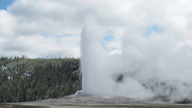 Old Faithful Inn ROOM TOUR - Yellowstone N.P. смотреть онлайн