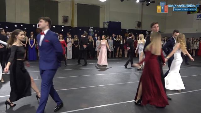 Studniówka III LO w Ostrołęce - mały polonez смотреть онлайн