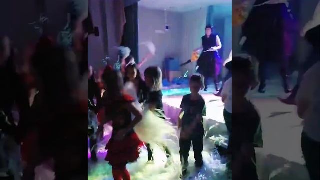 Мультикультурный карнавал. Танцы смотреть онлайн