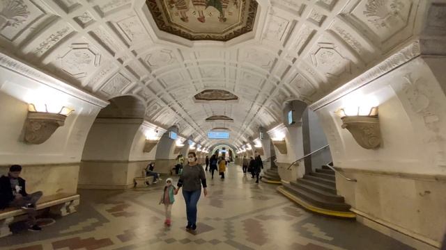 【4K】Moscow metro, Belorusskaya metro station (Circle line) walking Moscow смотреть онлайн