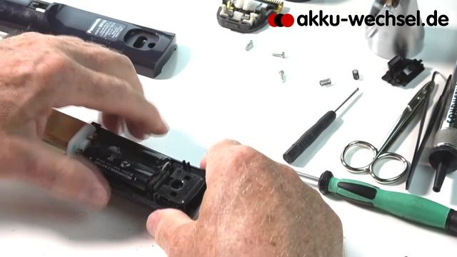 Akku-Wechsel Beim Panasonic ER150, ER151, ER152 Und ER153