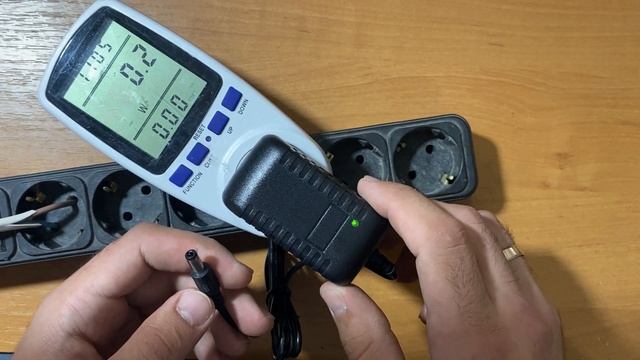 Зарядний пристрій 12.6В 2А для 3s збірки. Короткий огляд смотреть онлайн