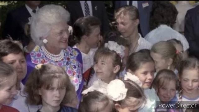 ТАЙНЫ УТИНОЙ ДИПЛОМАТИИ. История памятников-близнецов. смотреть онлайн