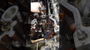 БМВ Х5,е53,м54,3.0б,замена маслосьемных колпачков,приспасоба,и замена.