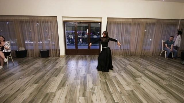 Грузинский танец от ученицы студии Анны смотреть онлайн