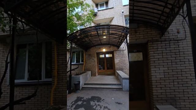Навес над входом в подъезд