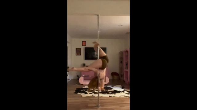 Emma Magnolia Pole Dancing Pt.1 смотреть онлайн